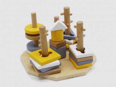 Dřevěná nasazovací hra - tvary